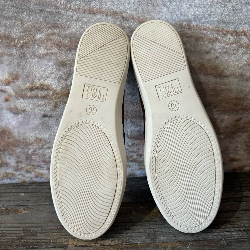 Time And Tru Memory Foam Leopard Print Sneakers S… - image 3